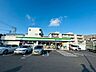 周辺：ファミリーマート寺塚店 350m