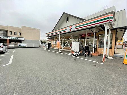 セブンイレブン野間大池店 500m
