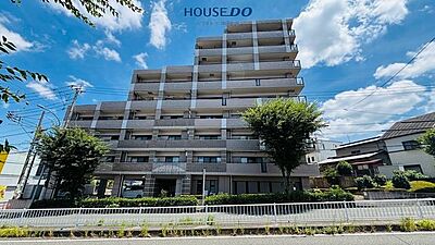 外観:ペットと暮らせるマンション。スーパーやコンビニ、ドラッグストアが徒歩10分圏内。春日小学校まで徒歩4分、春日中学校まで徒歩12分。 外観:ペットと暮らせるマンション。スーパーやコンビニ、ドラッグストアが徒歩10分圏内。春日小学校まで徒歩4分、春日中学校まで徒歩12分。