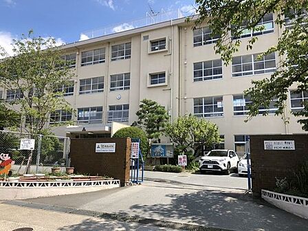 福岡市立城南小学校 900m