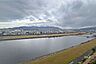 バルコニー：〜バルコニーからの眺め（北西方向）〜前面には「武庫川」が流れており、気持ちのいい眺めになっております。遮る建物がないので、日当たり、通風良好です！お洗濯物もすぐ乾きそうです！