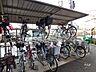 駐車場：～自転車置場～2段ラック式の室内駐輪場。雨にぬれずに自転車を保管しておくことが出来ます。空き状況はお問合せ下さい。