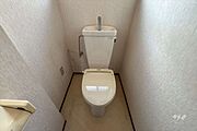～トイレ～壁紙交換などのちょこっとリフォームもご提案できます！お気軽にお問合せくださいませ！［2025年11月14日撮影］
