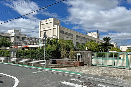 南小学校[公立]の外観