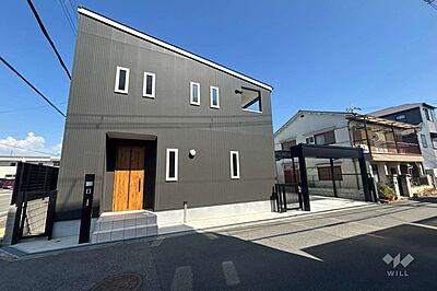 外観：・阪急伊丹線「稲野駅」徒歩15分！・角地につき採光・通風良好！・敷地面積約42坪！・整形地！・接道間口約14.8m！・車2台以上駐車可！（車種による）
