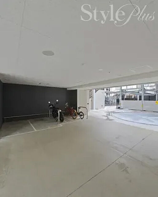 4 / 4