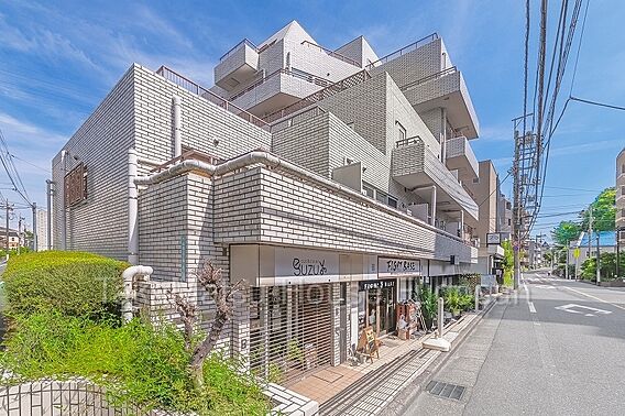 駅から平坦な道...