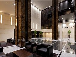 敷地内の複数の広場では気軽にリフレッシュができ、広々としたエントランスやラウンジでは、対話や寛ぎのひと時を過ごせるよう配慮されています