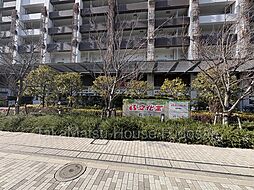 マンション1階にございます