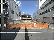 南西角の整形地で大変良いプランが入ります。