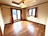 洋室：2面採光の洋室約6．5帖