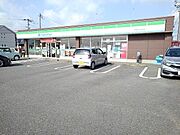 ファミリーマート鳥栖あさひ新町まで1050m