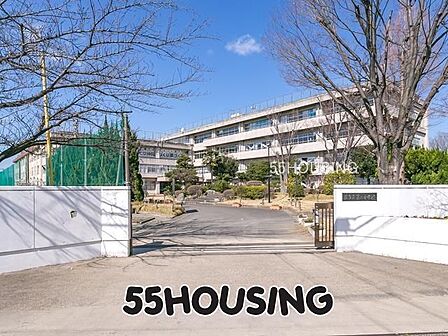蕨市立第二中学校 徒歩11分。 850m