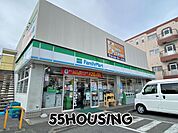 ファミリーマート上尾愛宕二丁目店 徒歩11分。 820m