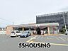周辺：セブンイレブン伊奈栄店 徒歩9分。 720m