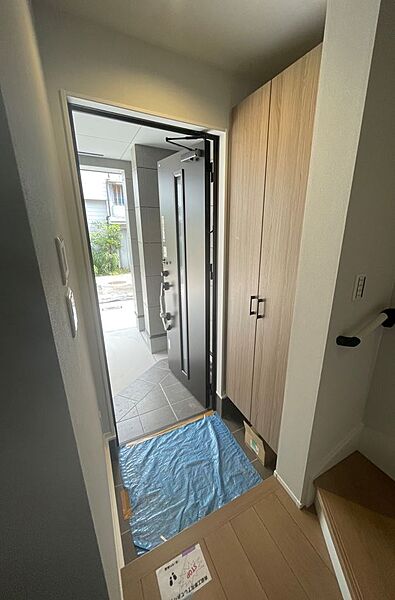 玄関を拡大表示