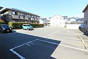 大型の駐車場を完備