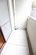 南向きのバルコニーで日当たり良好です。