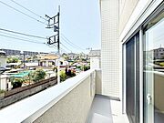 ■ 自然を身近に感じる、開放的なバルコニー