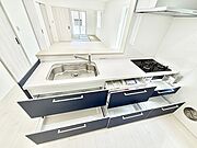■シンプルで機能的、毎日使いやすいキッチン
