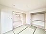 室内：1号棟  ■落ち着いた色合いのお部屋で穏やかな時間を楽しめます