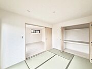 1号棟  ■落ち着いた色合いのお部屋で穏やかな時間を楽しめます