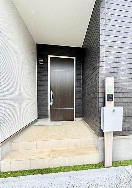 玄関を拡大表示
