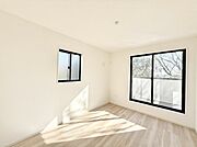 2号棟  ■落ち着いた色合いのお部屋で穏やかな時間を楽しめます