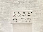 ■温水洗浄で快適、清潔感が保たれるシャワートイレ