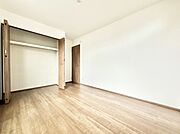 B号棟  ■落ち着いた色合いのお部屋で穏やかな時間を楽しめます