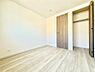 室内：1号棟  ■落ち着いた色合いのお部屋で穏やかな時間を楽しめます