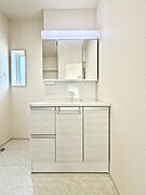 1号棟  ■朝の準備がスムーズにできる広さです