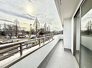 ■ 心地よい風と光を感じる、くつろぎのバルコニー