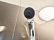 ■手元で簡単に止水できるため、水の無駄遣いを減らすことができます。