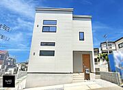 B棟  ■開放感と明るさに恵まれた角地の住まい