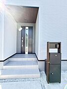 3号棟  ■ シンプルで美しく、住まいの第一印象を彩る玄関です