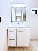 3号棟  ■明るい洗面所は毎朝の歯磨きも楽しくできちゃいそうです♪