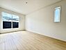 寝室：1号棟  ■シンプルな空間で、収納付きベッドやデスクなど、多機能な家具を活用しやすいです