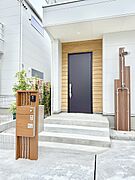 1号棟  ■ 家族とゲストをやさしく迎える、心温まる玄関