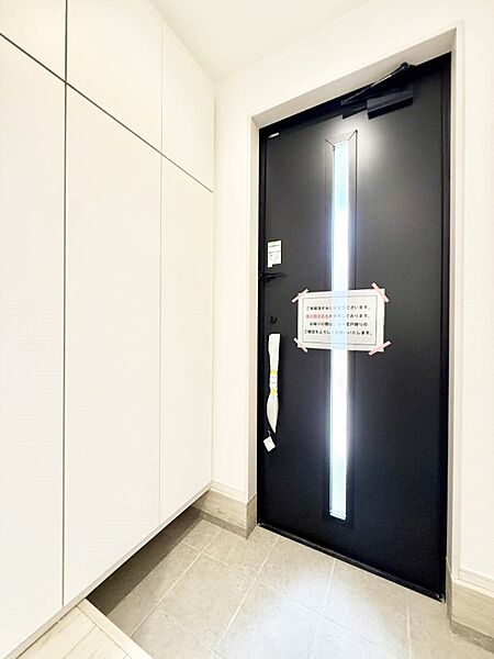 玄関を拡大表示