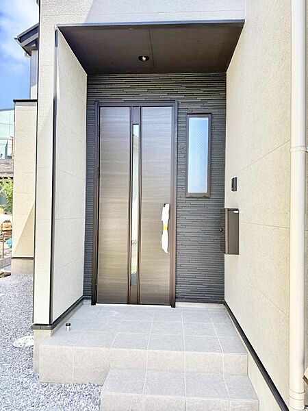 玄関を拡大表示