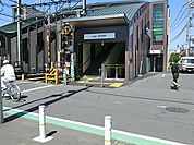 駅 320m 京王線「多磨霊園」駅