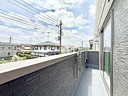 2号棟  ■ 季節の移ろいを感じられる開放的な空間です