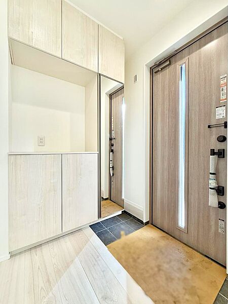 玄関を拡大表示
