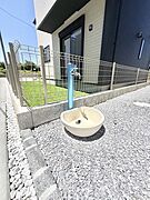 3号棟  ■ガーデニングや洗車などの際に大活躍な屋外立水栓  