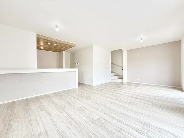 リビング/ダイニングを拡大表示