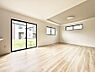リビング/ダイニング：1号棟  ■シンプルだけど贅沢、大切な人と過ごす心がほどける空間