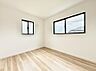 室内：1号棟  ■落ち着いた色合いのお部屋で穏やかな時間を楽しめます