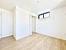 室内：1号棟  ■落ち着いた色合いのお部屋で穏やかな時間を楽しめます