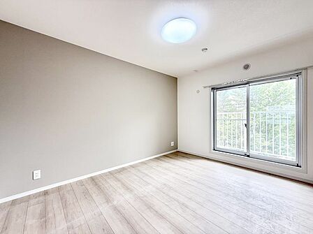 ■落ち着いた色合いのお部屋で穏やかな時間を楽しめます